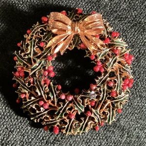 Weiss, Holly and Berry Wreath,  3D,  2” in red, green, and gold